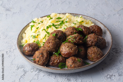 Köttbullar - Traditional Sw...
