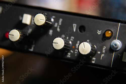 Schilderij op canvas Studio preamp closeup