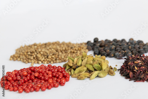 gin, tonic botanical spice ingredients for flavouring gin and tonic, cocktails
