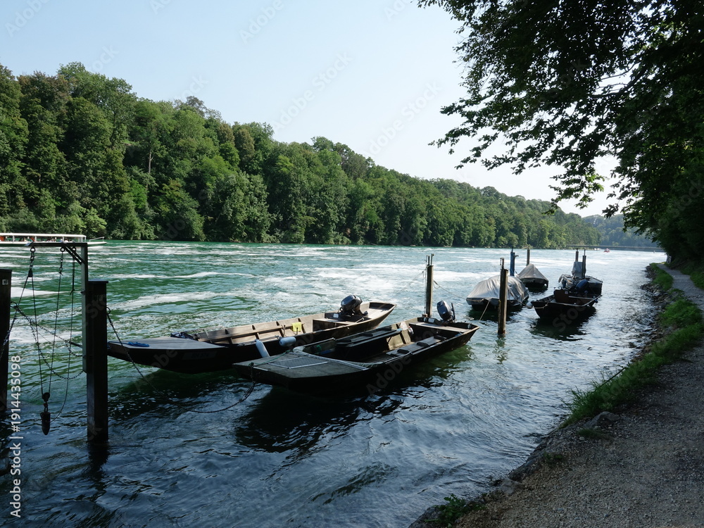 Obraz premium petit barque sur le Rhin
