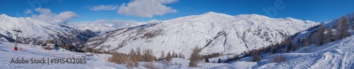 Panorama sur le domaine skiable de Valloire-Valmeinier