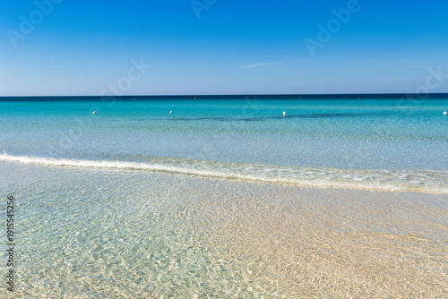 Spiaggia di Torre Lapillo con mare calmo e cristallino, Porto Cesareo, Puglia, Salento, Italia
