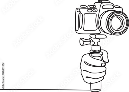 a-minimalist-line-drawing-of-a-hand-hold_xNtegaEqTlGyGfc3nFxtwQ_AURUSiJ5SG6hIkk6A2btsA_hd_traced