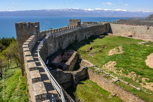 Canvas Print An aerial perspective reveals the expansive stone walls and inner grounds of Samuel's Fortress, with the brilliant azure Lake Ohrid stretching into the distance