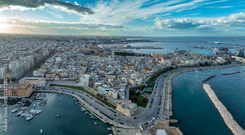 Fotografija Bari Vecchia: Discover the medieval heart of Puglia, featuring the Basilica of S