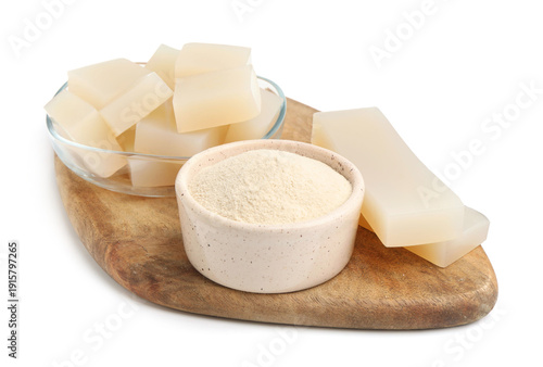 Tableau sur toile Homemade agar-agar jelly cubes and powder isolated on white