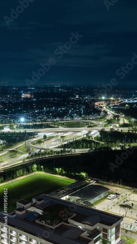 Wallpaper Mural Vertical video - Timelapse of a busy highway intersection in Jakarta satellite city (BSD) at night Torontodigital.ca