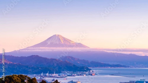 早朝の日本平から望む富士山　ドローンイメージ