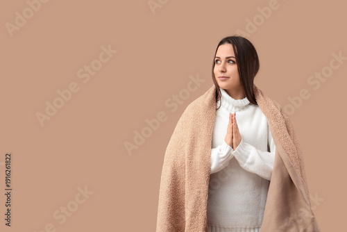 Young woman with plaid medi...