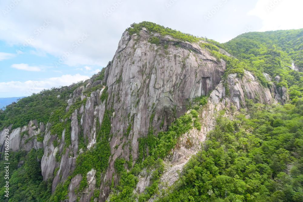 Obraz premium 宮崎県の大崩山、袖ダキから望む小積ダキ