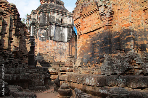 Canvastavla ruined ancient hindu and buddhist khmer temple (phnom chisor) in the takeo provi