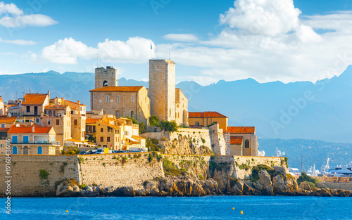 Fotografía Antibes, French Riviera, historic old town above Mediterranean