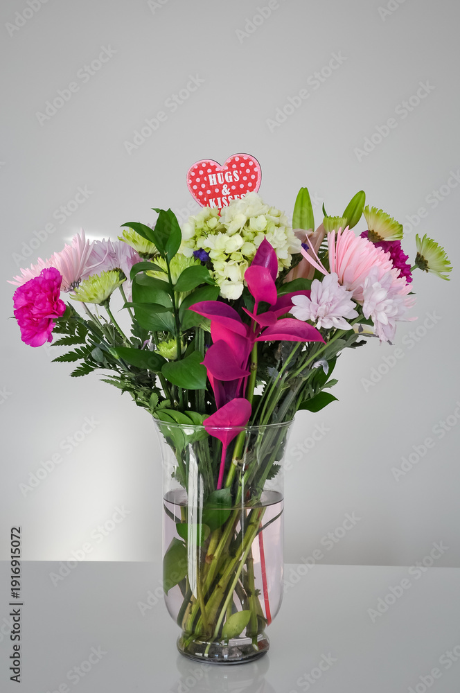 Obraz premium Bouquet of flowers in vase