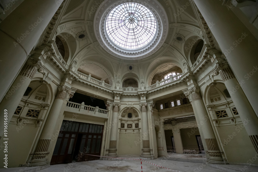 Obraz premium Abandoned Palace in Budapest, Hungary – Derelict Historic Television Headquarters, Urban Decay Architecture, Forgotten Cultural Landmark, Empty Neo-Renaissance Building Exterior