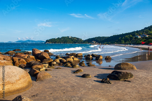 Praia das Bananeiras ao lado da praia Grande cidade de Governador Celso Ramos Santa Catarina Brasil região da Grande Florianopolis