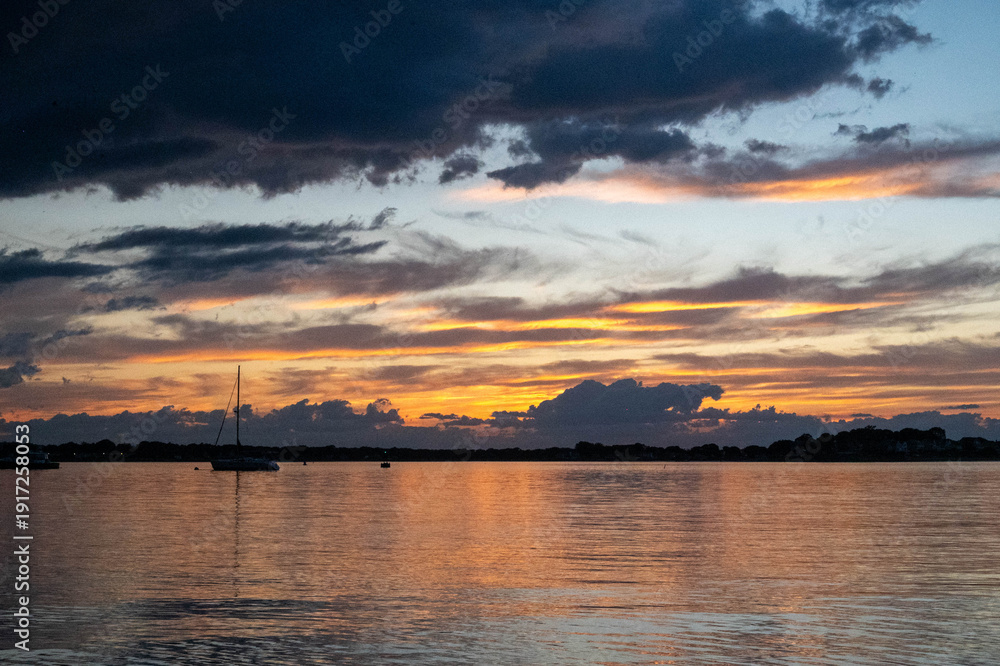 Obraz premium SUNSET BY THE SEA