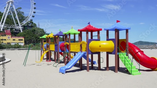 Wallpaper Mural BC: Beachside playground offers fun with a view of the Ferris wheel Torontodigital.ca