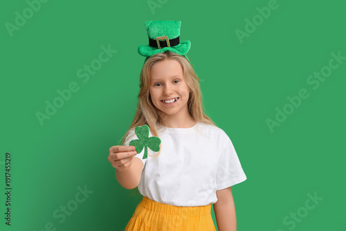 Cute little girl in leprech...
