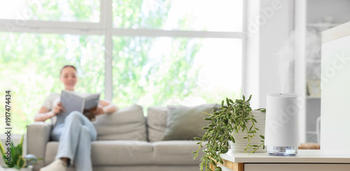 Air humidifier with plant o...