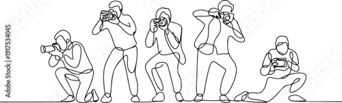 Continuous one line drawing photographers or paparazzi taking photo with digital cameras with angles. Journalists or reporters checking pictures. one line Icon drawing
