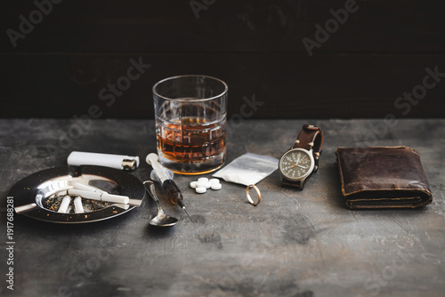 Εκτύπωση καμβά Drug and alcohol addiction concept with heroin syringe, cocaine, pills and weddi