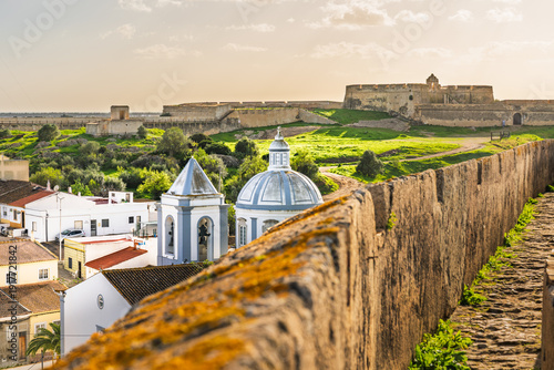 Tableau sur toile Castro Marim fortress overlooking historic town