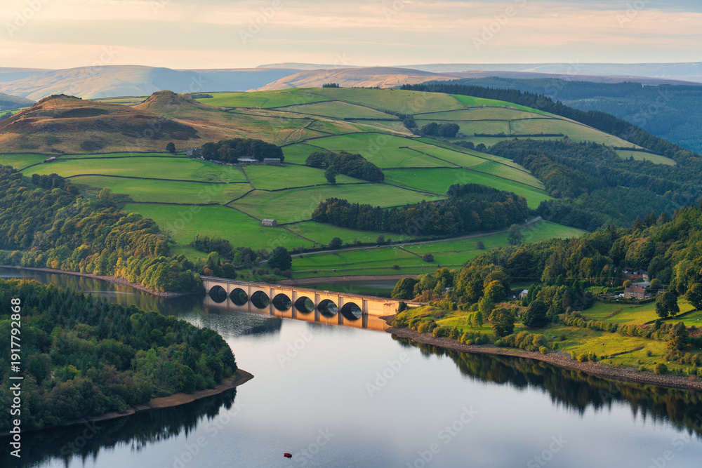 Naklejka premium Ashopton Viaduct aerial sunset view at Ladybower Reservoir in Peak District. England 