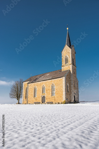 Bischwinder Kapelle im Steigerwald in Deutschalnd im Winter