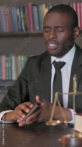 Wallpaper Mural Tense African American Lawyer with No Money in Purse, Vertical Video Torontodigital.ca