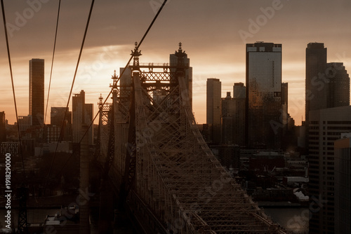 brooklyn bridge and manhattan skyline
