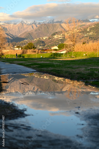 viale lungo fiume 