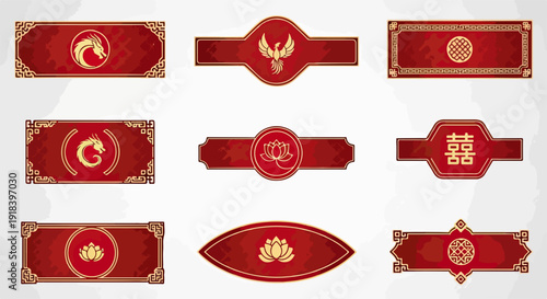 赤と金で装飾された、鳳凰、蓮、双喜紋などの伝統的なアジアの吉祥モチーフを特徴とする、お祝いや結婚式に最適な豪華なデザインのバナーとラベルのセット。