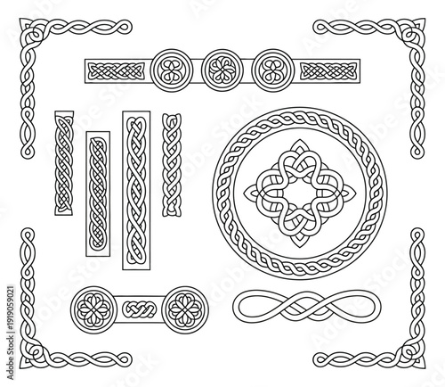 Billede på lærred Celtic graphic elements set, intricate knotwork ornaments, trinity symbols and i