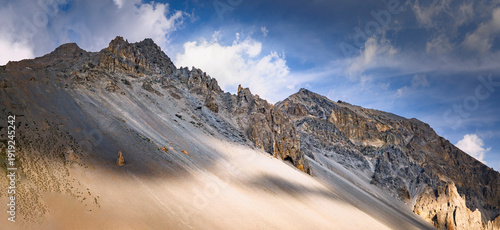 Panorama du col de l'Izoard, département des Hautes Alpes, France 