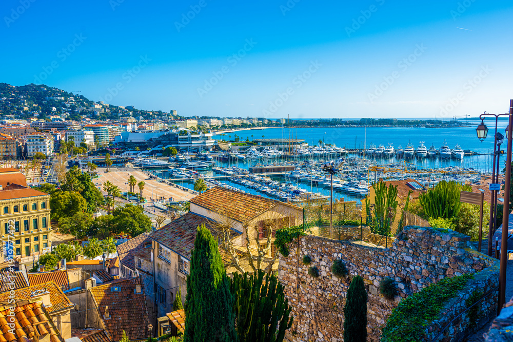 Ταπετσαρία Harbor and old town rooftops overlooking the port of Cannes