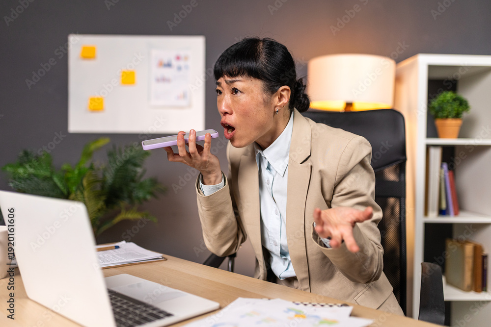 Fotografie Angry business call