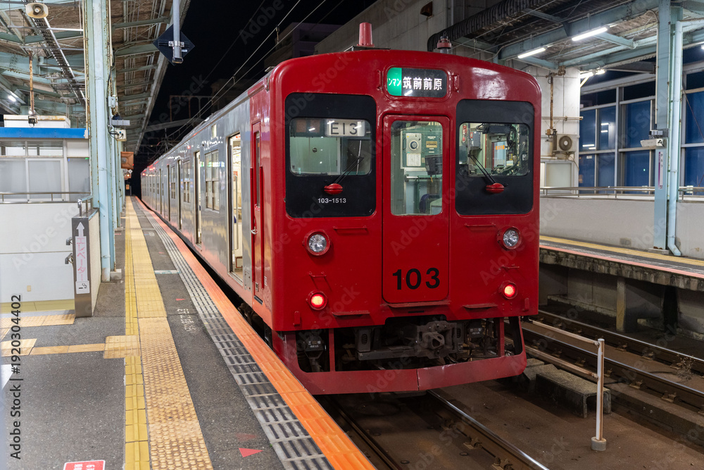 Obraz premium 発車前の電車