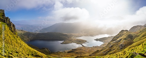 Canvas Print Pyg Track over Llyn Llydaw lake, Pen-y-Pass, mountain pass, Snowdonia, Gwynedd,
