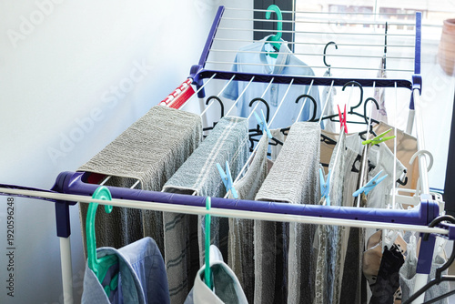 折りたためる大容量の室内物干し、洗濯物の部屋干し