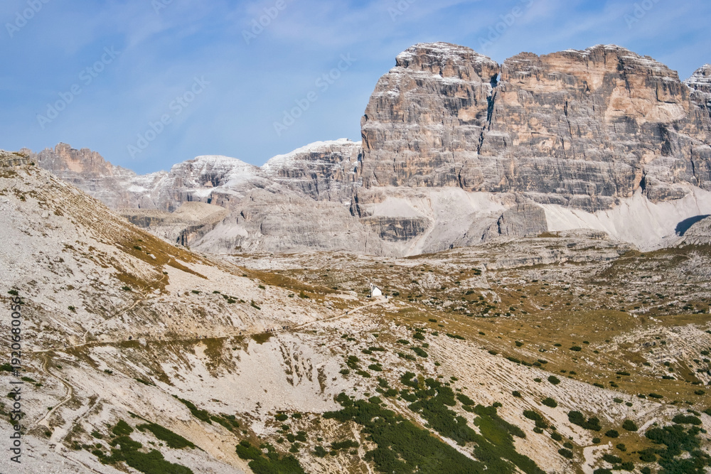 Fototapeta premium Majestic Mountain Panorama in the Tre Cime di Lavaredo Area