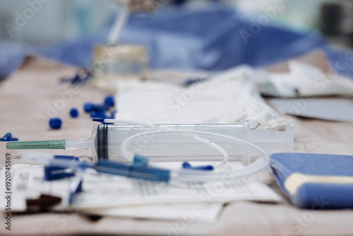 Tableau sur toile Close-up of sterile anesthesia and central line instruments on an operating room table