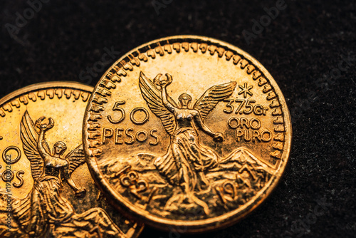 Slika na platnu 2 Mexican Centenario gold coins