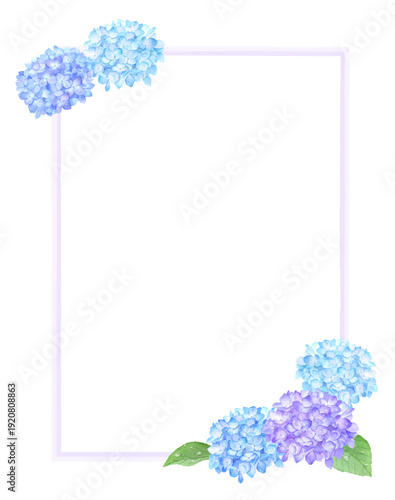 水彩で描いた雨粒のあるアジサイのフレーム