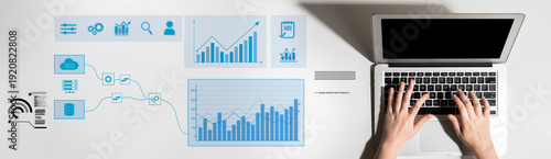 Foto Data flow from database and cloud to processing and analytics dashboards, repres