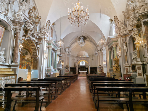 Tableau sur toile Interior view of the Collegiate Church of Santa Maria Maggiore showing the nave,
