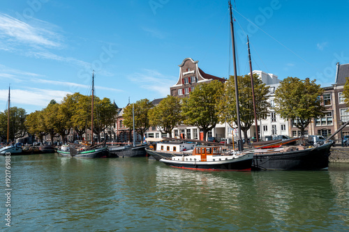 Traditionsschiffe im Hafen von Dordrecht, Niederlande