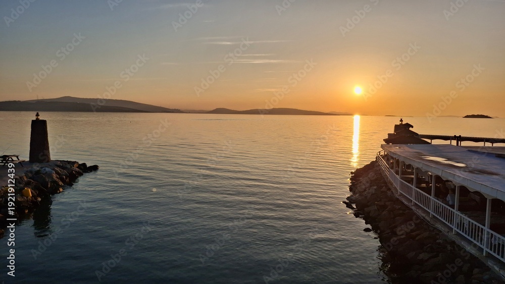 Fototapeta premium Amazing sunset at sea (Aegean Sea, Tuerkiye)