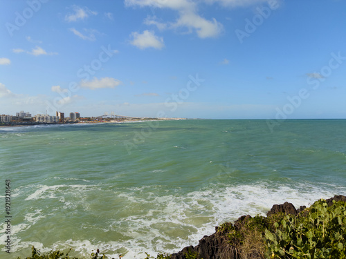 Vista da praia do meio e ponte Newton Navarro, Natal, RN, Brasil