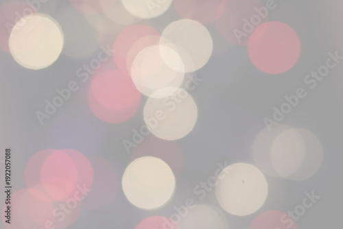 Картината върху платно Una toma de cerca de una fondo abstracto de luces de navidad de diferentes colores en la oscuridad