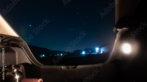 天の川に抱かれる夜の車中泊